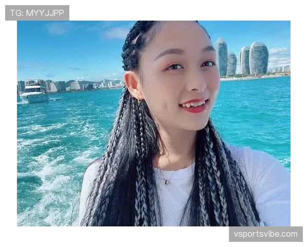 常园训练完直接啃鸡腿?这自律和放纵切换也太丝滑了 常园训练完直接啃鸡腿?这自律和放纵切换也太丝滑了